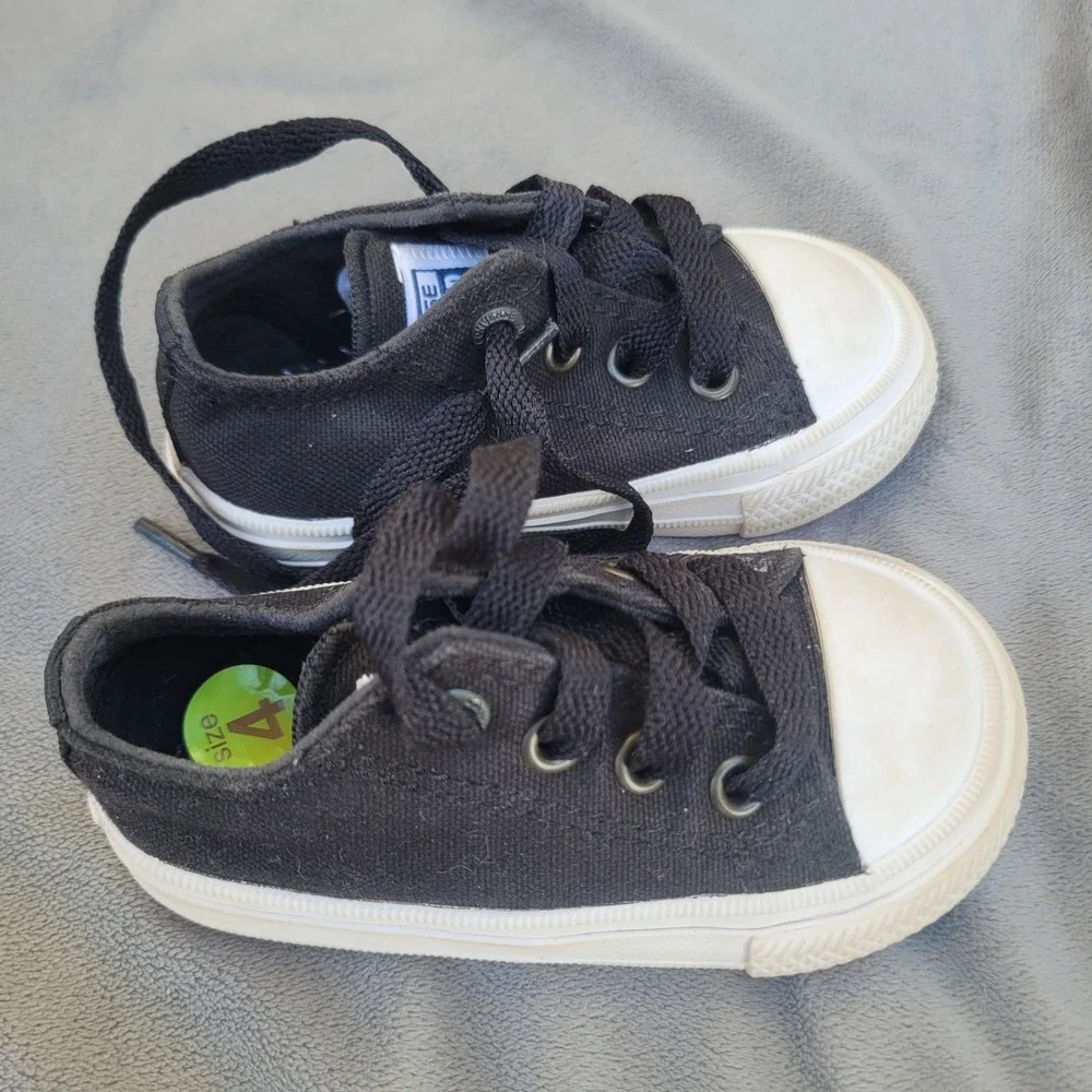 Converse Chuck Taylor‎ All Star Infant Size 4 Black Low Top Sneakers 750149C